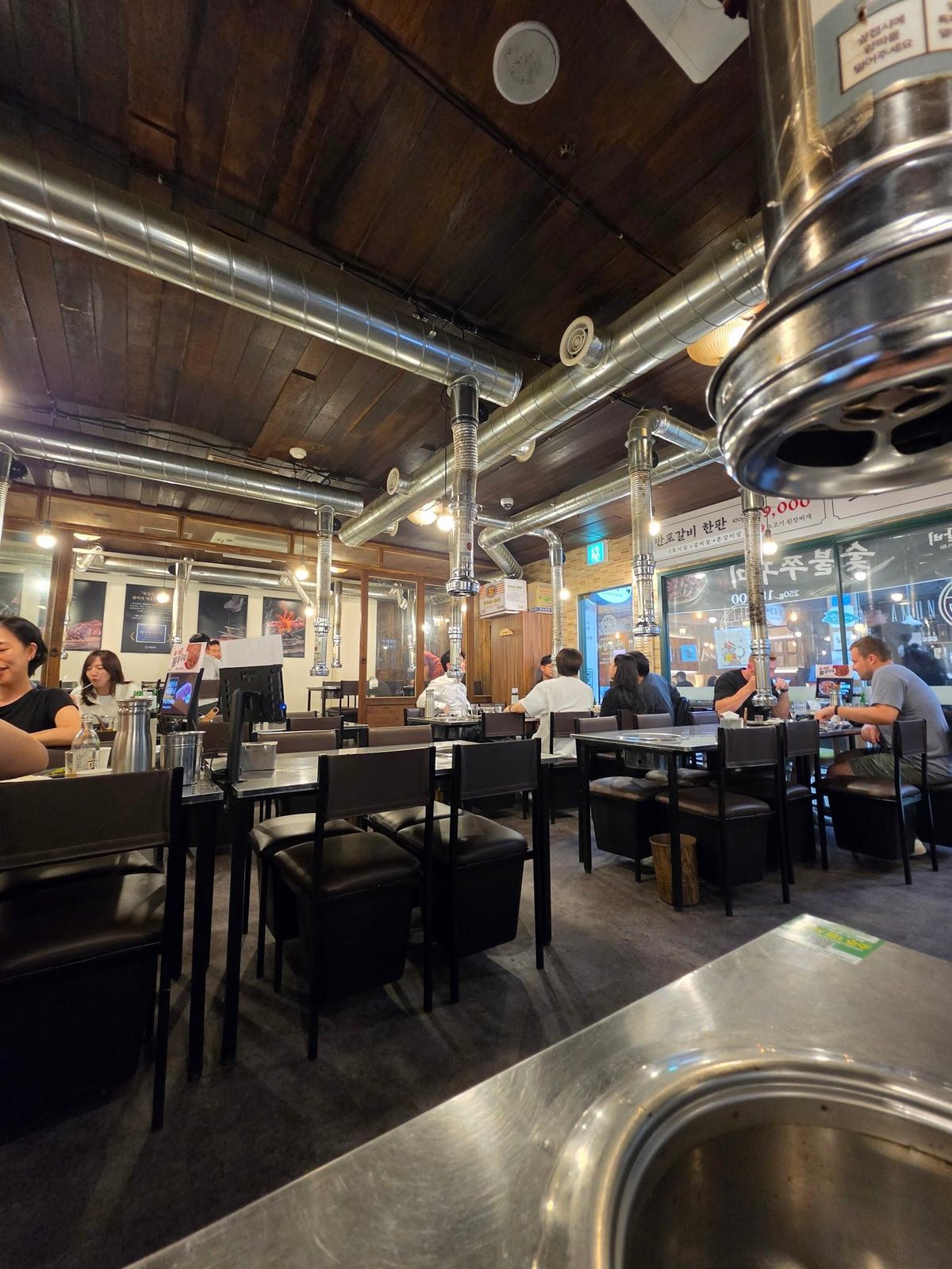 盘浦排骨 高速巴士客运站店 — 炭火牛肋条与牛板腱配大酱汤,整桌₩49,800 (4)