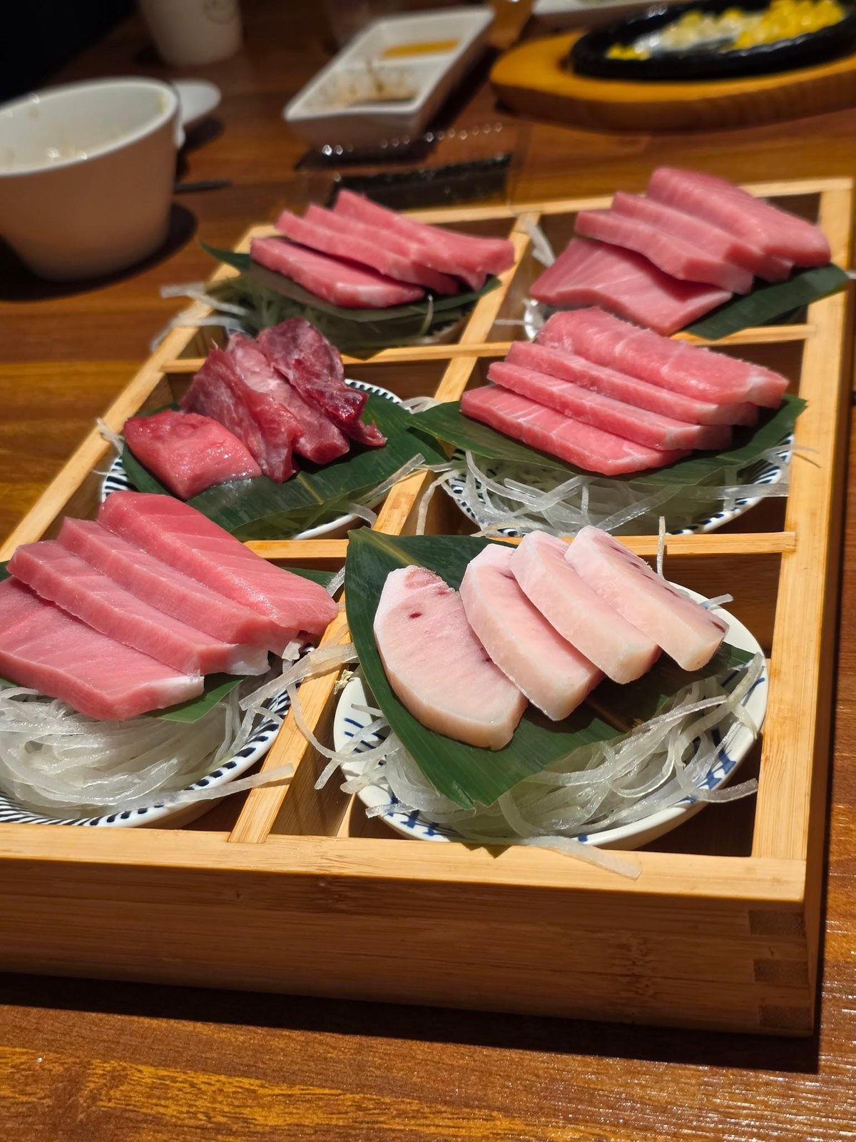 혼마찌 논현 — 사장님 혼자 내는 참치 세트, 1인 ₩55,000 (3)