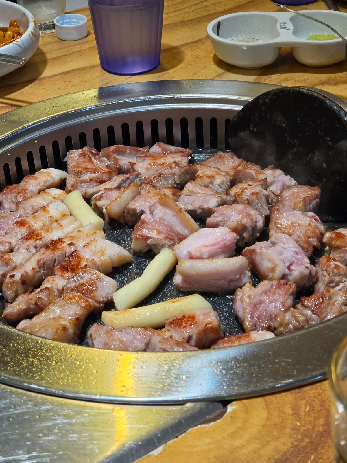 这么厚的猪肉谁来烤?Matchandeul 三成店 — 每份18,000韩元 (3)