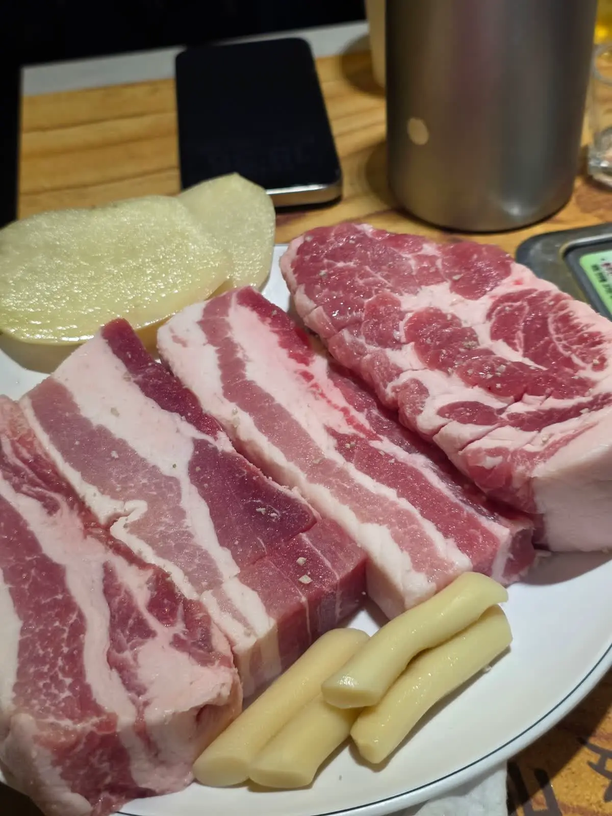 Who grills this thick pork? Matchandeul Samseong — ₩18,000 per portion — Matchandeul Samseong