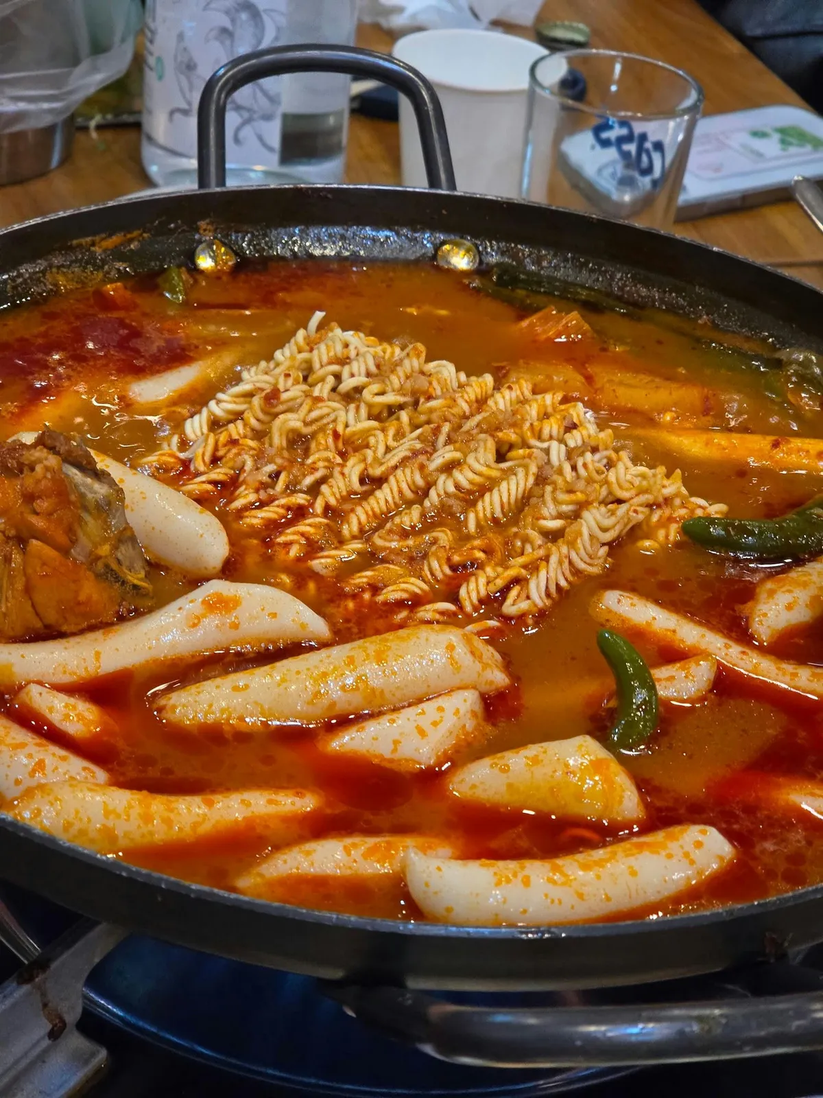 Pungnyeon Dakdoritang Sinsa — large spicy braised chicken ₩42,000, crispy mung bean pancake ₩8,000 — Pungnyeon Dakdoritang (풍년닭도리탕) Sinsa