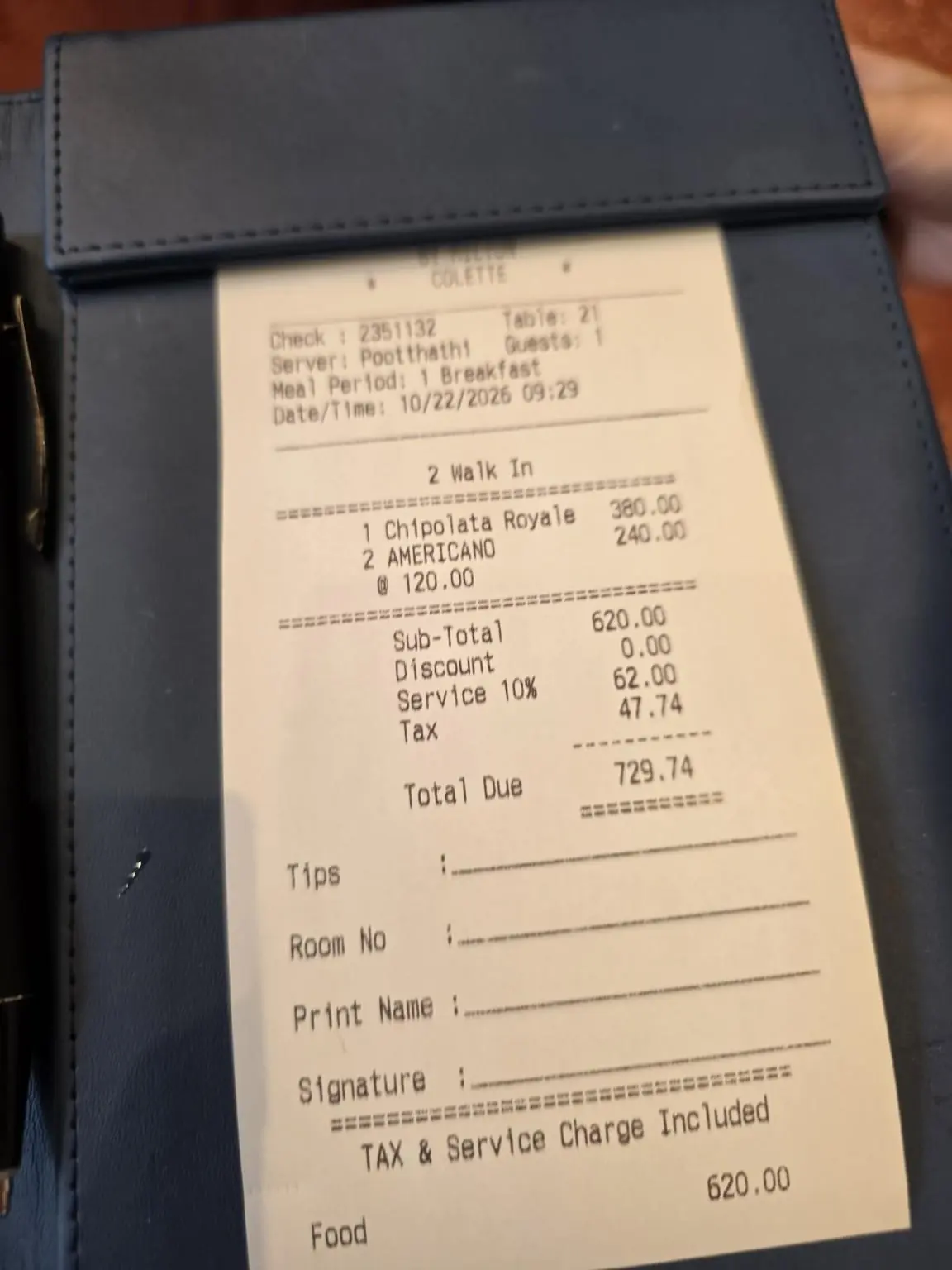 Hóa đơn: tổng 729.74 baht đã gồm phí phục vụ 10% và thuế. 🧾 — Colette, KROMO Bangkok (ground floor), 525 Sukhumvit Rd, Bangkok