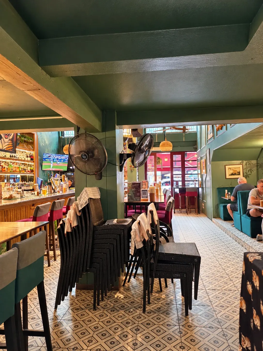 店内环境 — The Laughing Tiger, Phrom Phong, Bangkok