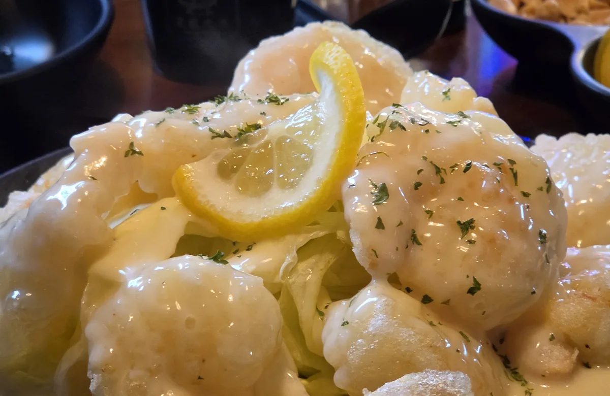 Honey cream shrimp with lemon at Yongyong Seonsaeng
